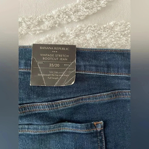Banana Republic Vintage Stretch Low-Rise Bootcut Jean - Picture 10 of 13